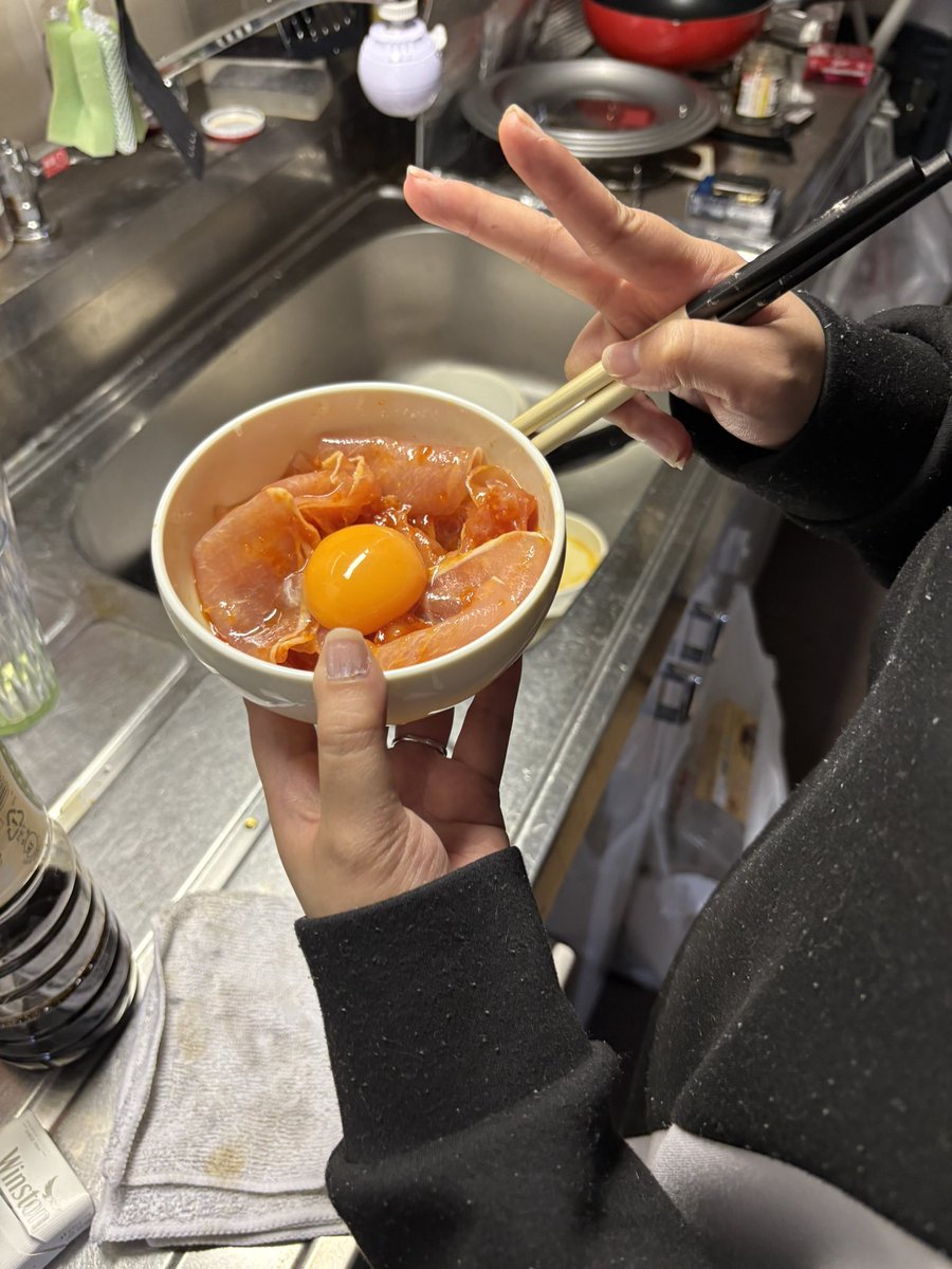 0eml4's tweet photo. 自己紹介
趣味はないですけど晩飯担当なので料理はそれなりに好きです
でも奥さんも含めて野菜苦手なのでよく茶色になります
左から
油淋鶏、豚の角煮、サーモンとチーズ漬け、生ハムユッケ https://t.co/a8kgBWFwtn