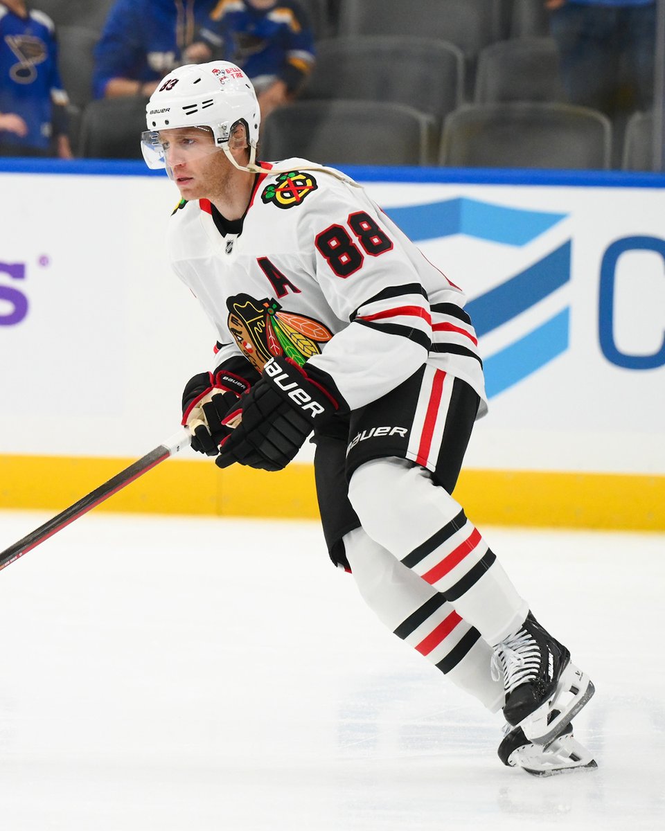 NHL's tweet photo. Patrick Kane is back with the @NHLBlackhawks! ❤️ https://t.co/h7sm5WDNfP