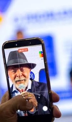 DemocraciaBR_Ja's tweet photo. 🚨URGENTE: Para tentarem salvar Lula, o Governo CANCELA recursos para aposentados, servidores e BPC para acomodar aumento do Bolsa Família. https://t.co/SmVdwxUNb1