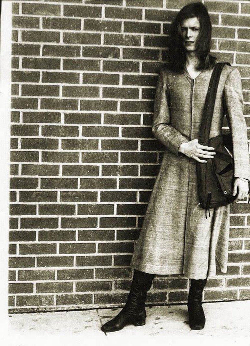 pmamtraveller's tweet photo. David Bowie https://t.co/Ga1FqL0Qsp