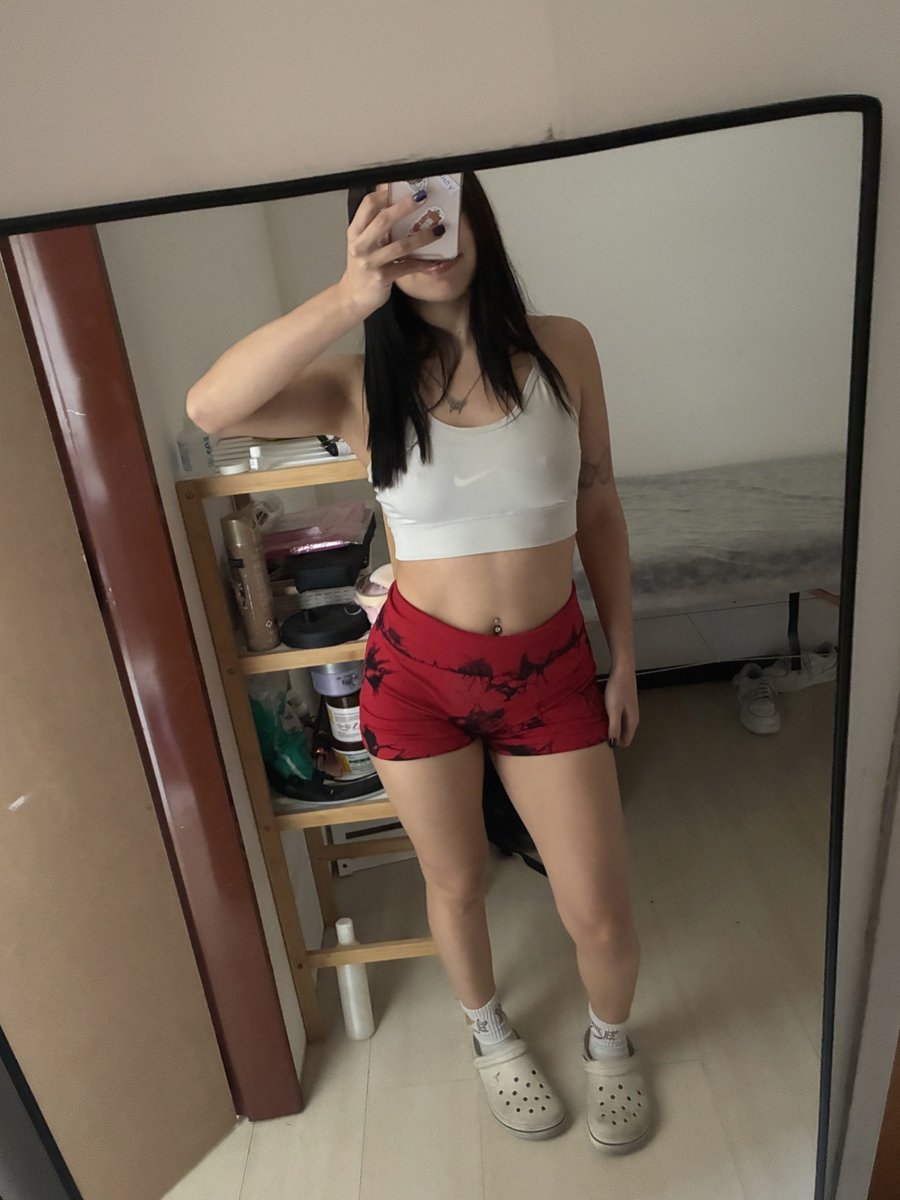 opalmoon68iw's tweet photo. just thriving and glowing ☁️✨ https://t.co/6REX1txaC9