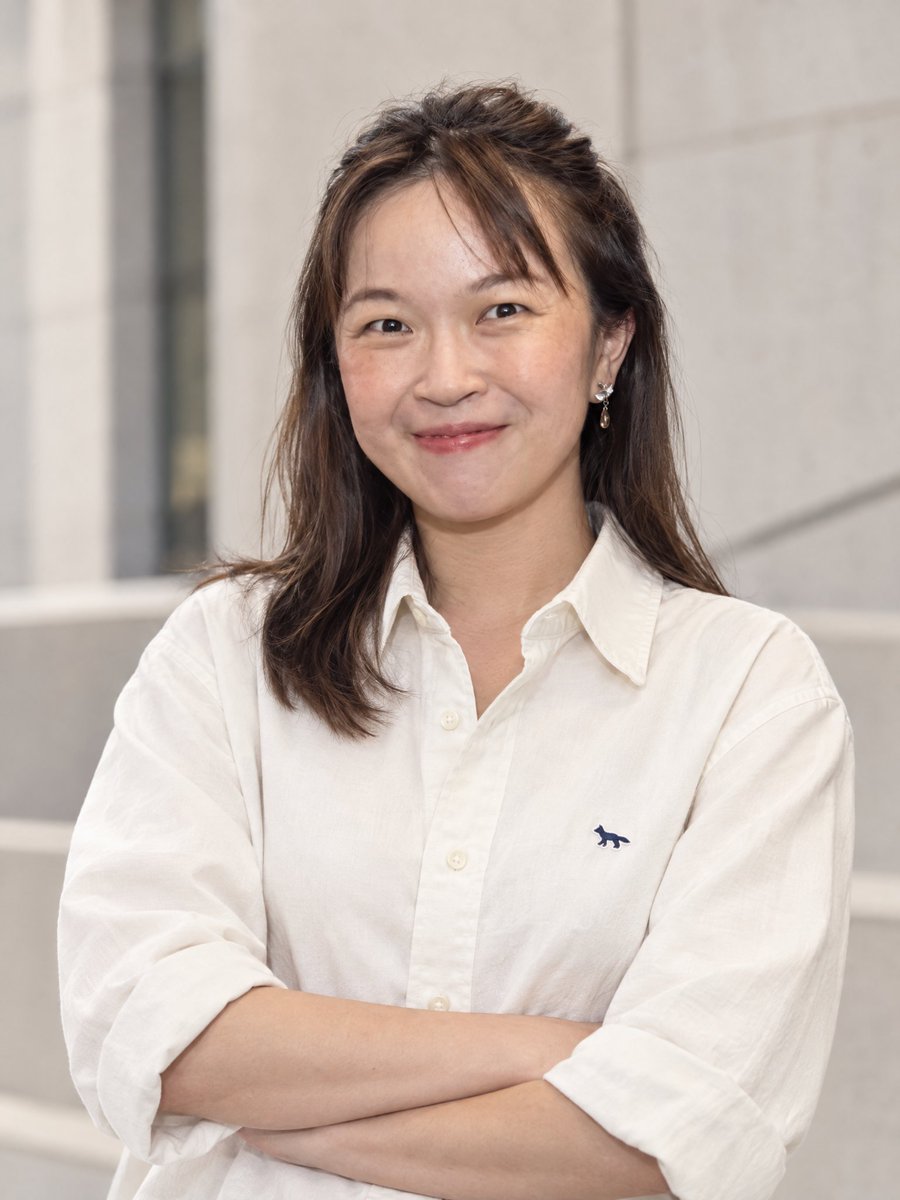 katamichiww's tweet photo. DBS generated about SGD 1 billion in economic value from AI in 2025. It's also cutting 4,000 jobs because of it. Full breakdown on LinkedIn. https://t.co/FTFC63pNzR