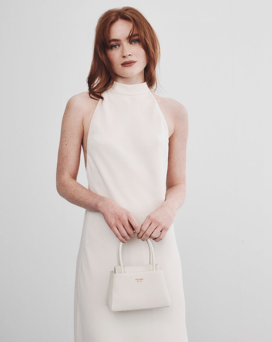 kendramerced's tweet photo. SADIE SINK OH MY GOD https://t.co/pbn460dASn