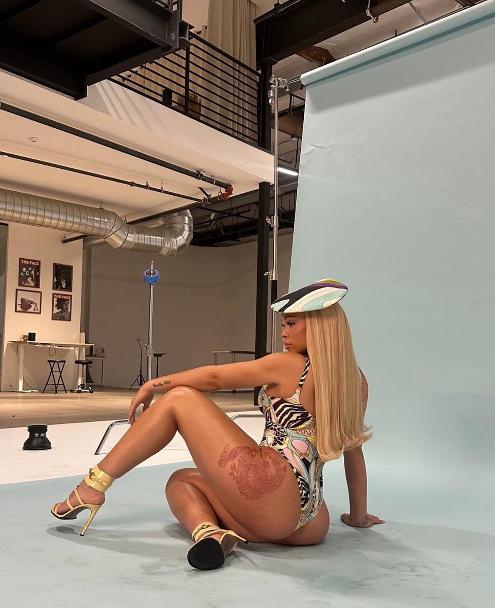 DojaArchives's tweet photo. Latto stuns in a new promotional photoshoot for Doja Cat’s upcoming tour. https://t.co/Vgd535h0nz