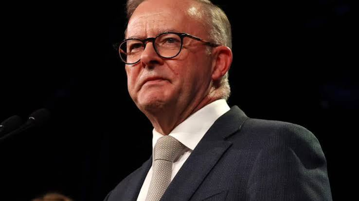 Ausbobsmit's tweet photo. The New York trip has been a shocker for Albanese. It started in California, where he was rejected on the tarmac, not a single person turned up. Looked like an Uber picked him up. 

Following the humiliation of California, Albanese flew onto JFK, where again, he was rejected on the tarmac. 

He was then caught on camera saying the next step of his Digital Safety Bill is to censor miss and dis information. He then denied he said it, even though it was captured in 4k with stereo audio. 

The US President basically said the bloke is a gronk and wanted nothing to do with him. 

The final blow for Albanese was his speech he just finished at the UN. The room was empty, 30% capacity.