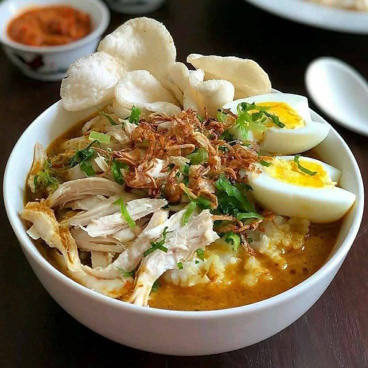 piscesgirle's tweet photo. sarapan paling enak versi kamu, bubur ayam atau soto ayam? https://t.co/mY66kDL1DX
