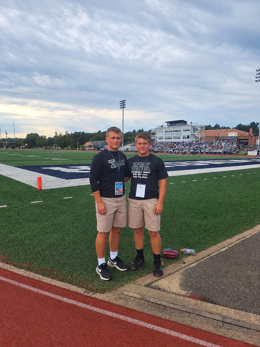 b_dunlap20's tweet photo. Blessed to receive another offer from @WCtitansFB. Thank you @Coach_MSnyder for the opportunity!

@Trinity_HSFB @yarnevich https://t.co/Sa7m96eJZK
