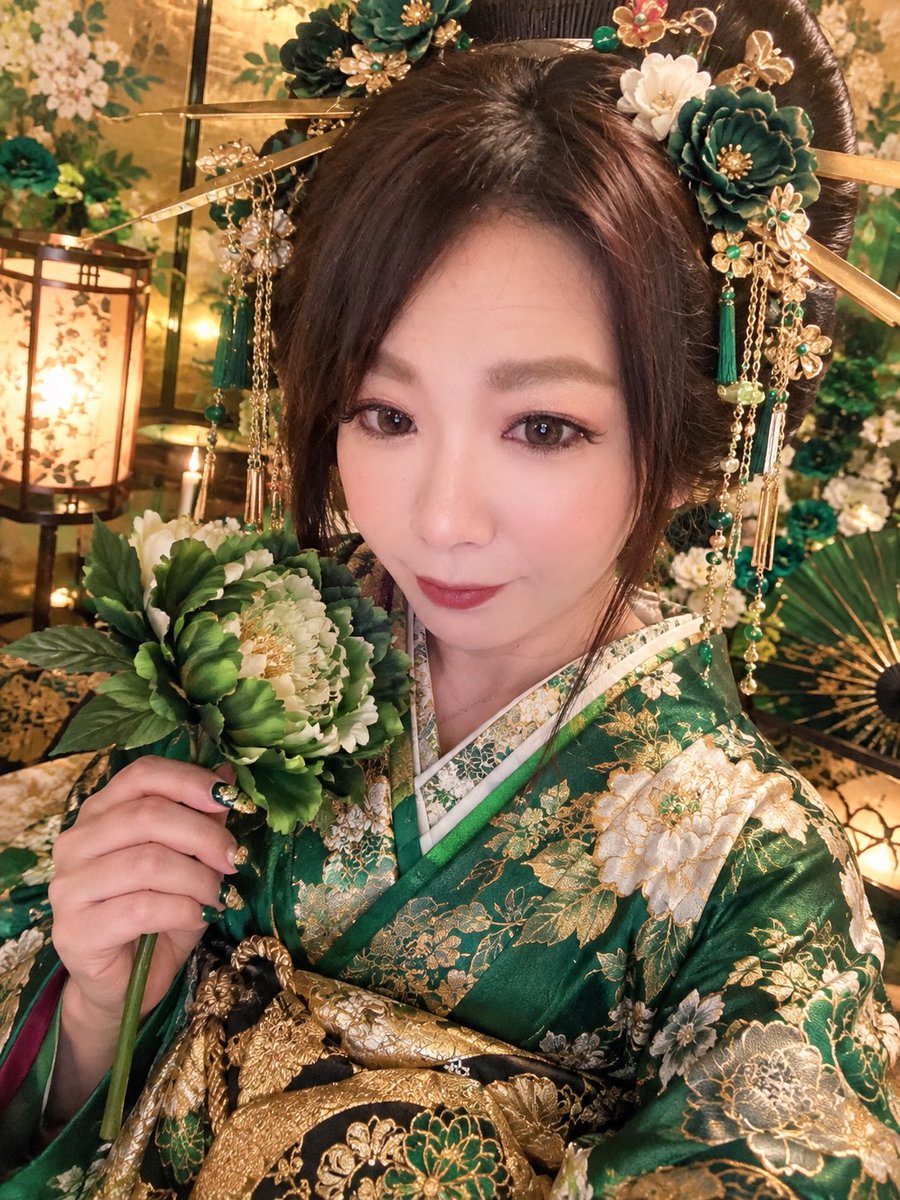 NANAE1214's tweet photo. 昨日、
不登校専属家庭教師やってた知り合いが
お嬢さん学校行けてる？
って聞かれたから
元気に行ってるよー！
たまに悩みもあるみたいやけど、
楽しいから行きたい、
行かなあかんもんて思ってはおるみたいやね🤔

って話したら

その子が見た不登校は
ひとり親が多かったから
心配したんだよー

って🤔

一応これでも親はやってるけど、
ひとり親になると不登校増えるの？
その変の情報アプデしてない
ってゆーか必要なかった(￣▽￣;)

今って親が先に
義務教育放棄
な考え方してる人が多いのから？
そんな空気は感じてるけど
学校に行かせるのは親の義務
で義務教育やったはずよ？

あれ？
違うかったっけ？
#義務教育 #不登校 #ひとり親 #あれ