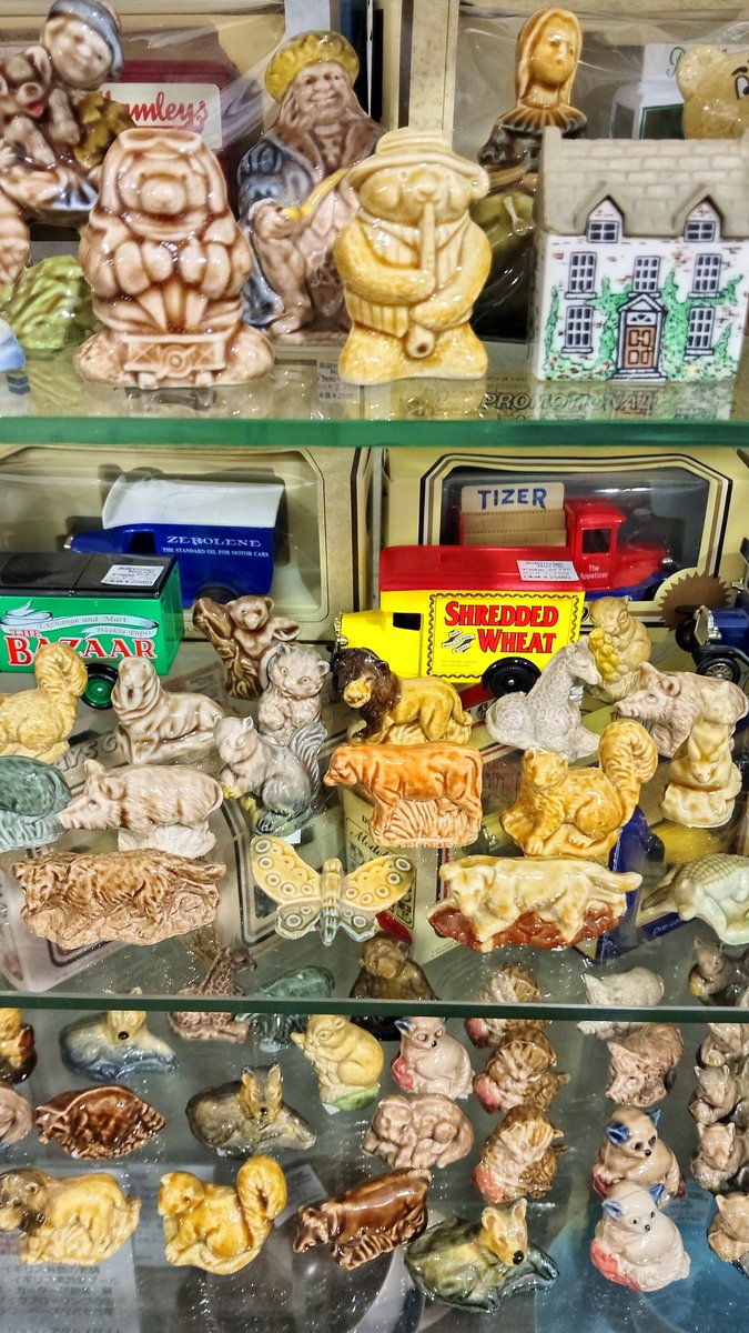 cots_johnson's tweet photo. ずらり！Wadeの陶器フィギュアも
イギリスより届いています。
コレクターの方も多いですね！

本日も吉祥寺店＆オンラインショップ
11:30-18:30まで通常営業です！
@cots_kichijoji
よろしくどうぞ。

#wade #イギリス雑貨 #コッツウォルズ #吉祥寺 #中道通り https://t.co/7qSoYzAIuR