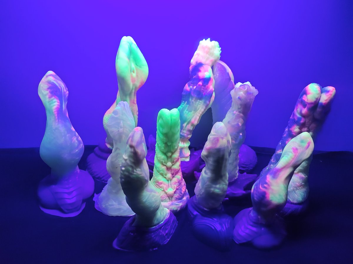 Amity_XCA's tweet photo. A little sneaky peaky of the UV and glow 🥰🦚
@XenocatArtifact https://t.co/SWmWVhQmXR