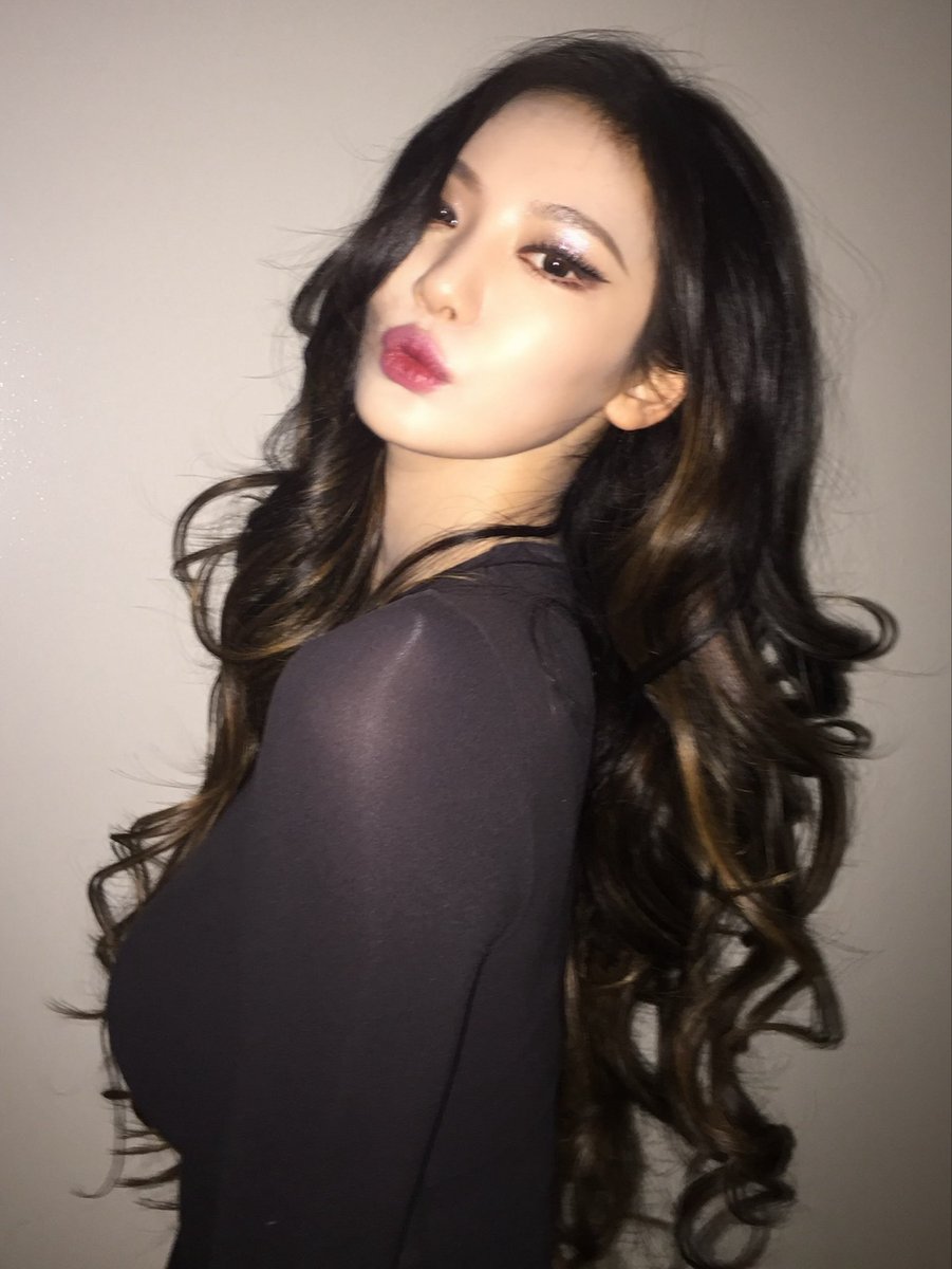 yizhuo1st's tweet photo. hot girl ningning https://t.co/fD1XXGYBqV