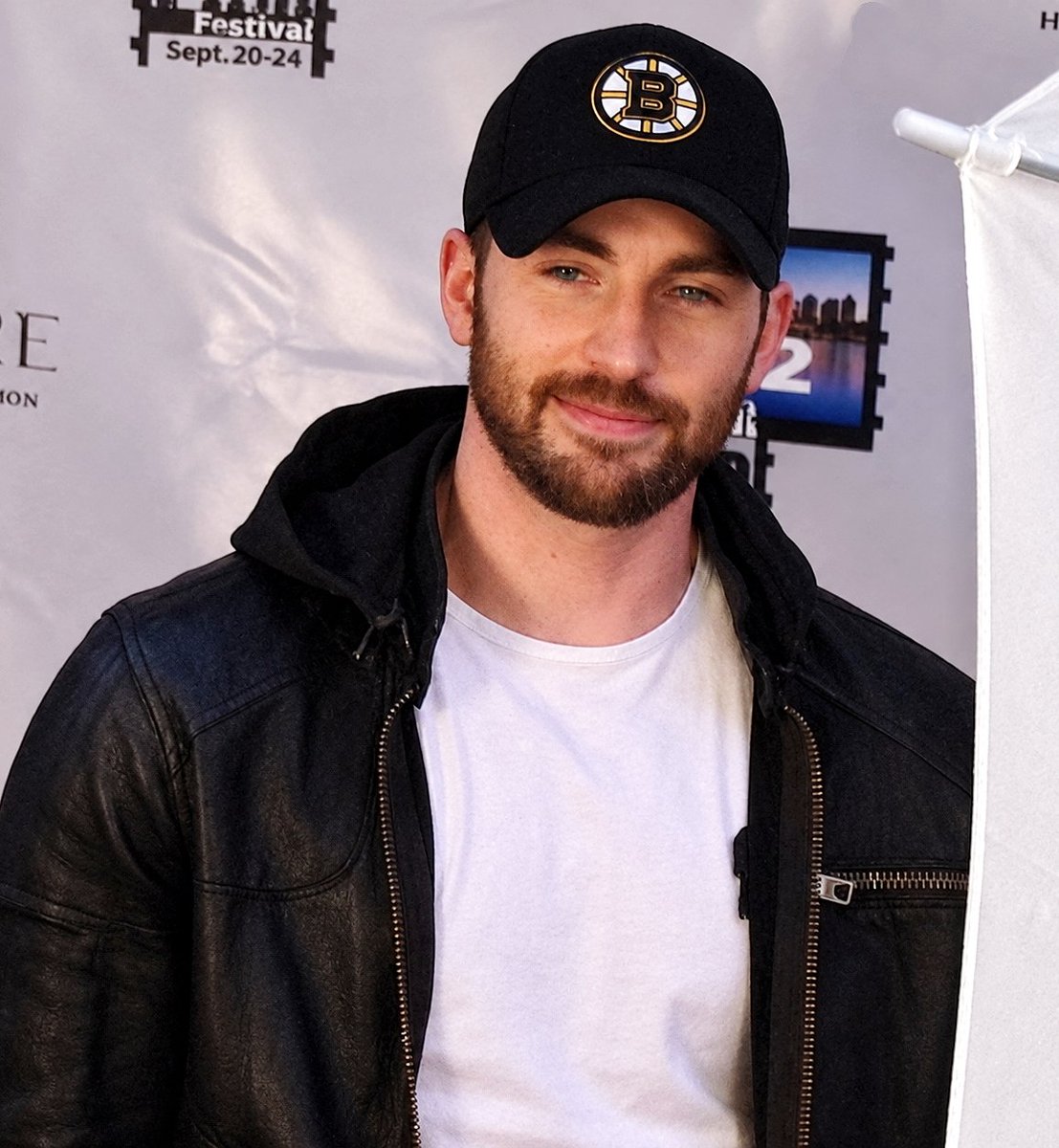 MyChrisEvanss's tweet photo. September 24/ 28th Annual 📌
 Boston Film Festival #ChrisEvans https://t.co/8HGmiWpmQZ