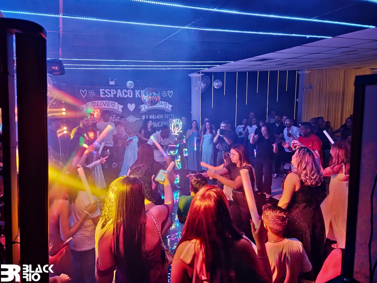 djblackrio's tweet photo. #djblackrio \/ #15anos 😃
#EspaçoKieza :)
#FOTO #FOTOS #fotografia 📷 https://t.co/77CEBMvw2A