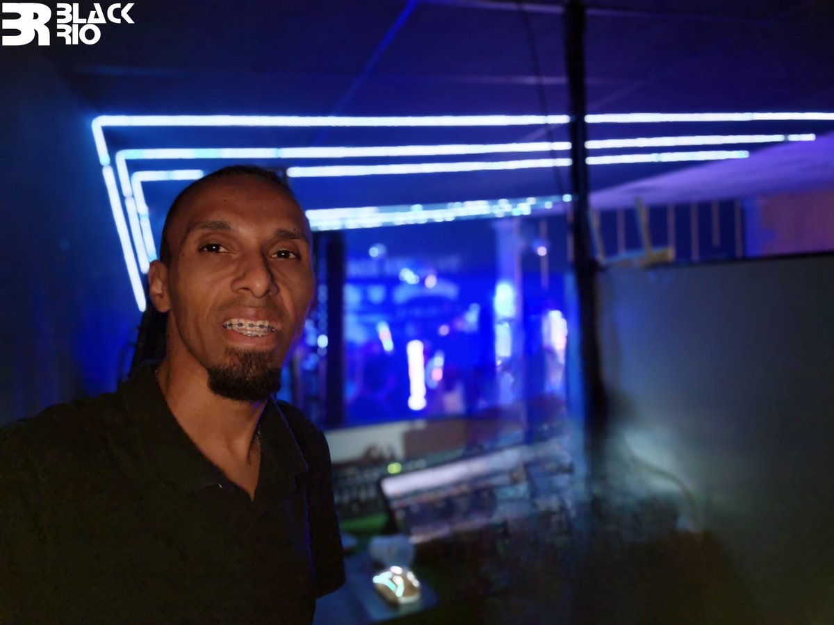 djblackrio's tweet photo. #djblackrio \/ #15anos 😃
#EspaçoKieza :)
#FOTO #FOTOS #fotografia 📷 https://t.co/77CEBMvw2A