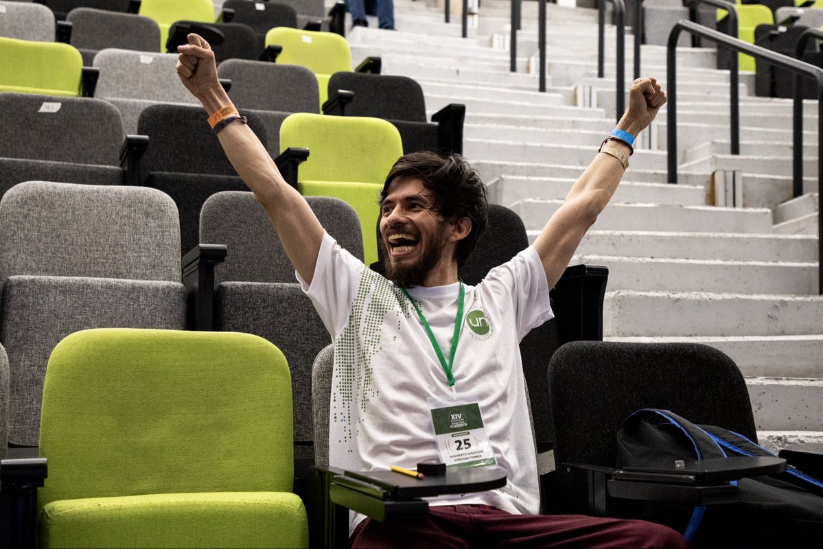MedellinUNAL's tweet photo. Luego de superar a 114 participantes y después de catorce rondas de integrales, Humberto Sebastián Córdoba Torres, estudiante de cuarto semestre de Ingeniería Eléctrica, se proclamó campeón del XIV Concurso de Integrales de la Facultad de Ciencias de la #UNALMedellín 🧵👇🏽 https://t.co/gTb1bdewsn