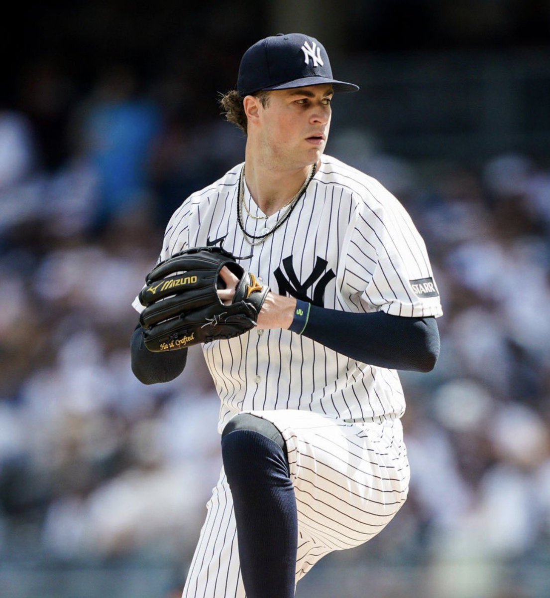 BaseballWRLD_'s tweet photo. CAM SCHLITTLER. WHAT A YEAR.

33 starts | 193.2 IP | 1.95 ERA | 239 K’s
11.11 K/9 | 2.28 BB/9 | 25.0 K-BB%
.183 BAA | 0.92 WHIP | 6.2 fWAR

The unanimous Cy Young in his 1st full MLB season. Unbelievable. https://t.co/uZcCpJokVp