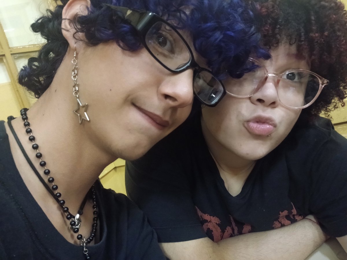 p_n3kp's tweet photo. Eu e meus amores https://t.co/5Kshly2tl2