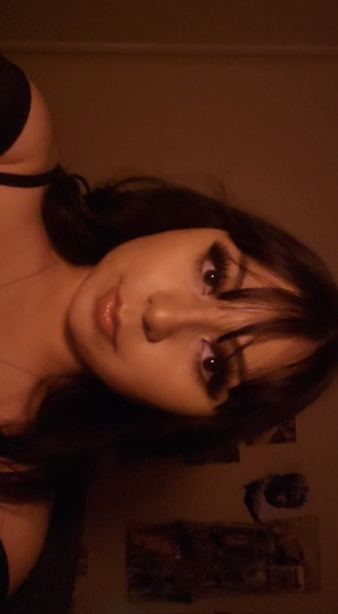 Kamus2143's tweet photo. Recognize her face and ass? Dm

#cuck #exposedslut #webslut #whore #freeuse #exposed #cuckold https://t.co/k9wrQ6U1HD