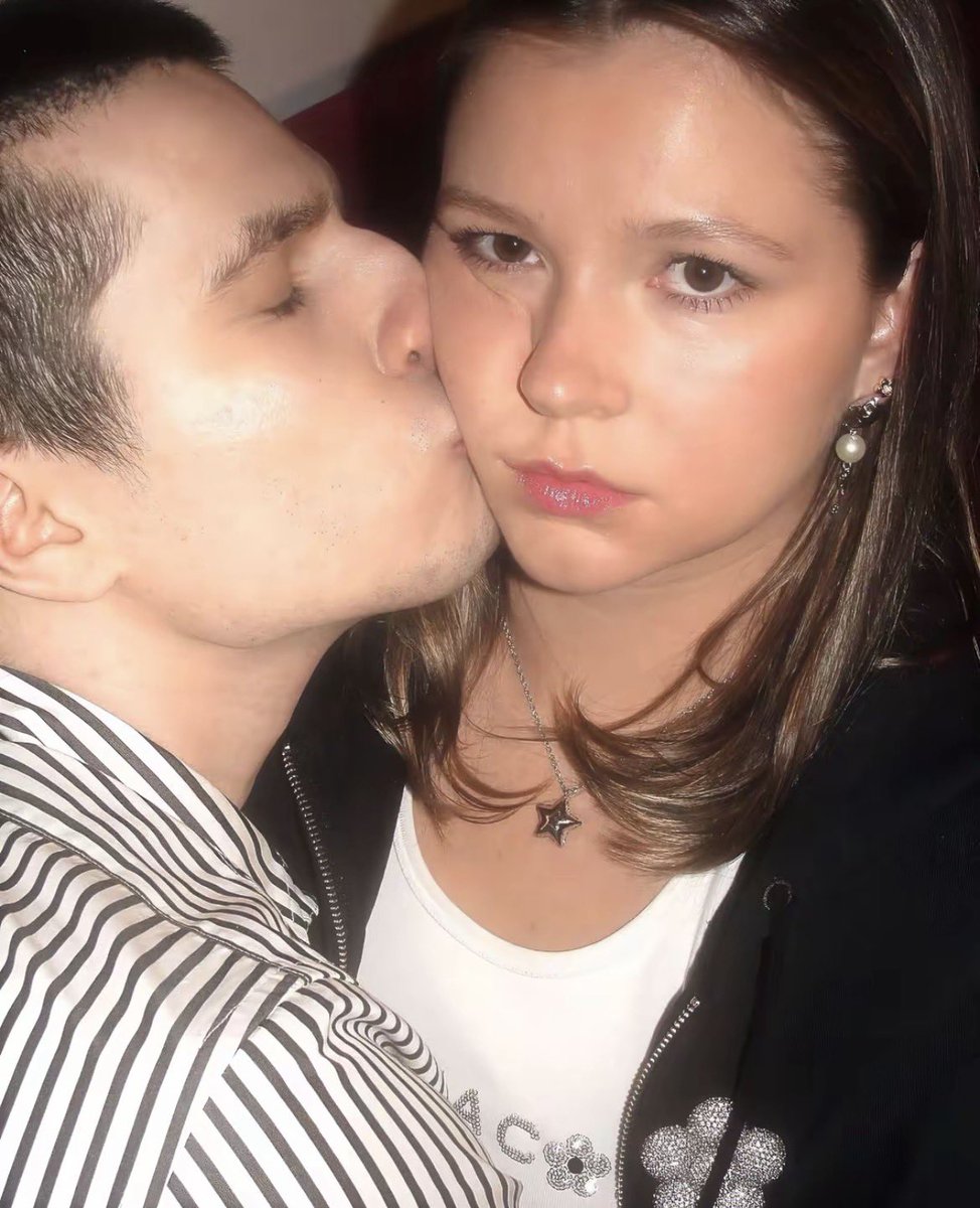 imbasicalyacat's tweet photo. they make me feel miserable being single https://t.co/RsCDIB6yJU