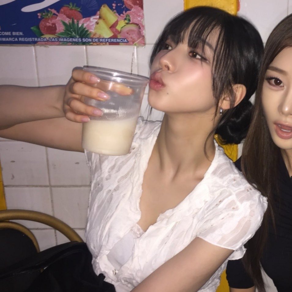 CARRVNGTON's tweet photo. ⠀⠀⠀⠀⠀ ⠀⠀⠀⠀⠀

⠀⠀⠀⠀——  𝐛𝐫𝐨𝐨𝐤 . cups full .        
             
⠀⠀⠀⠀⠀ https://t.co/XYZDeLz4Mt