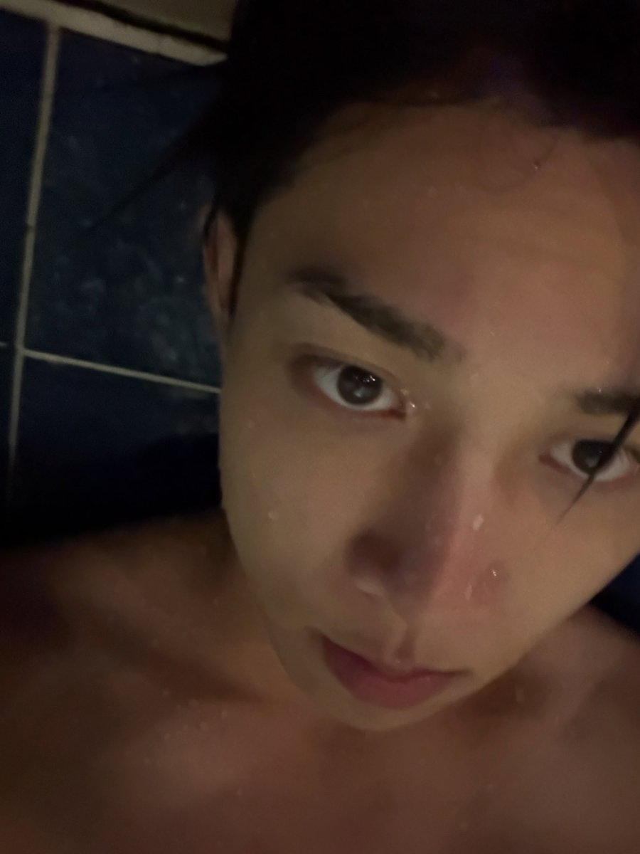 ryulshots's tweet photo. his puppy eyes IM SICK https://t.co/jBfQA6rGnD