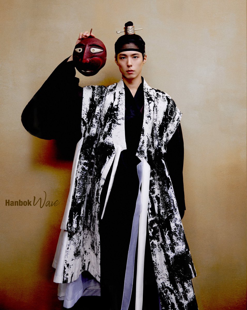 gummyblue_'s tweet photo. 추석 기념 박보검 ㄹㅈㄷ 한복 화보 
작년 추석에 풀려서 벌써 1년 전인것도 ㄹㅈㄷ https://t.co/6Zk4TDZhtl