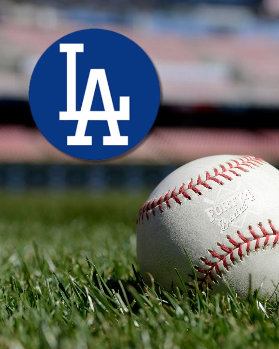 kptech44_'s tweet photo. 10:10 PM @ UNIQLO Field at Dodger Stadium, Los Angeles
⚾ San Diego Padres (88-70) (probable pitcher: Nick Pivetta)
⚾ Los Angeles Dodgers (97-61) (probable pitcher: Tyler Glasnow)

🔗 https://t.co/WNUwoXqAdD

#forty4Baseball https://t.co/RW0e2tzYf0