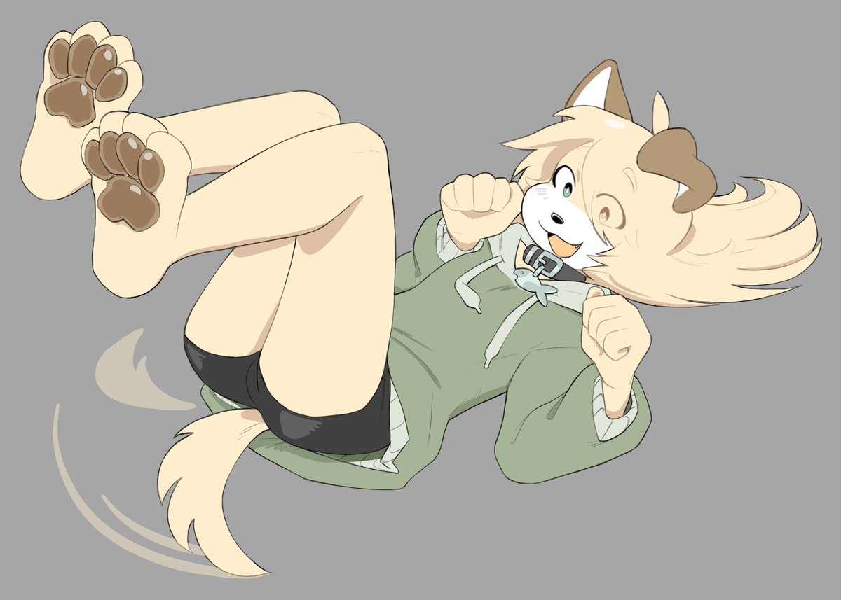 DesideriumHeart's tweet photo. Look at my Paw pads it’s cute!!! https://t.co/QhAp3UzAG9