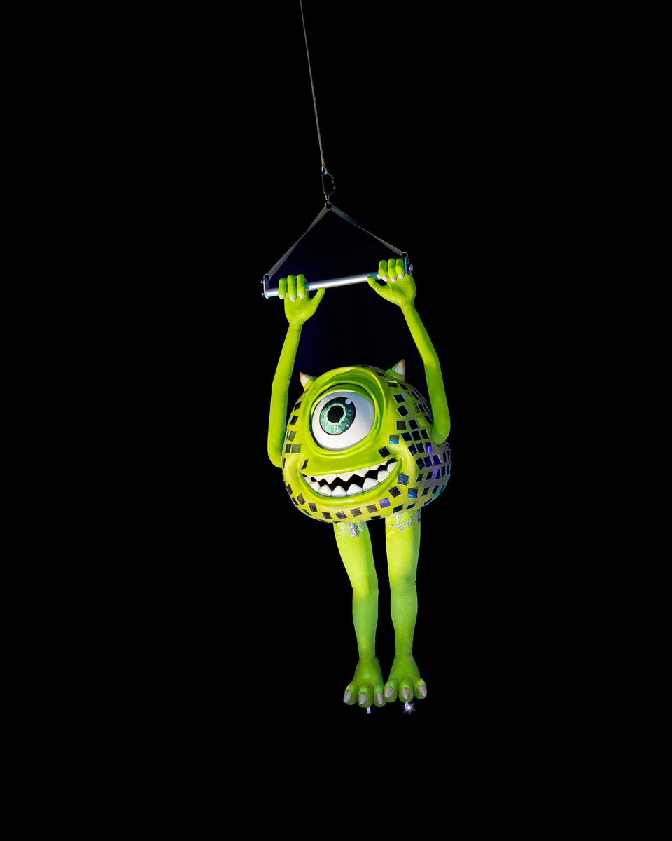 Pixar's tweet photo. the art and the artist
#DisneyOnIce https://t.co/p1n9IFgByJ