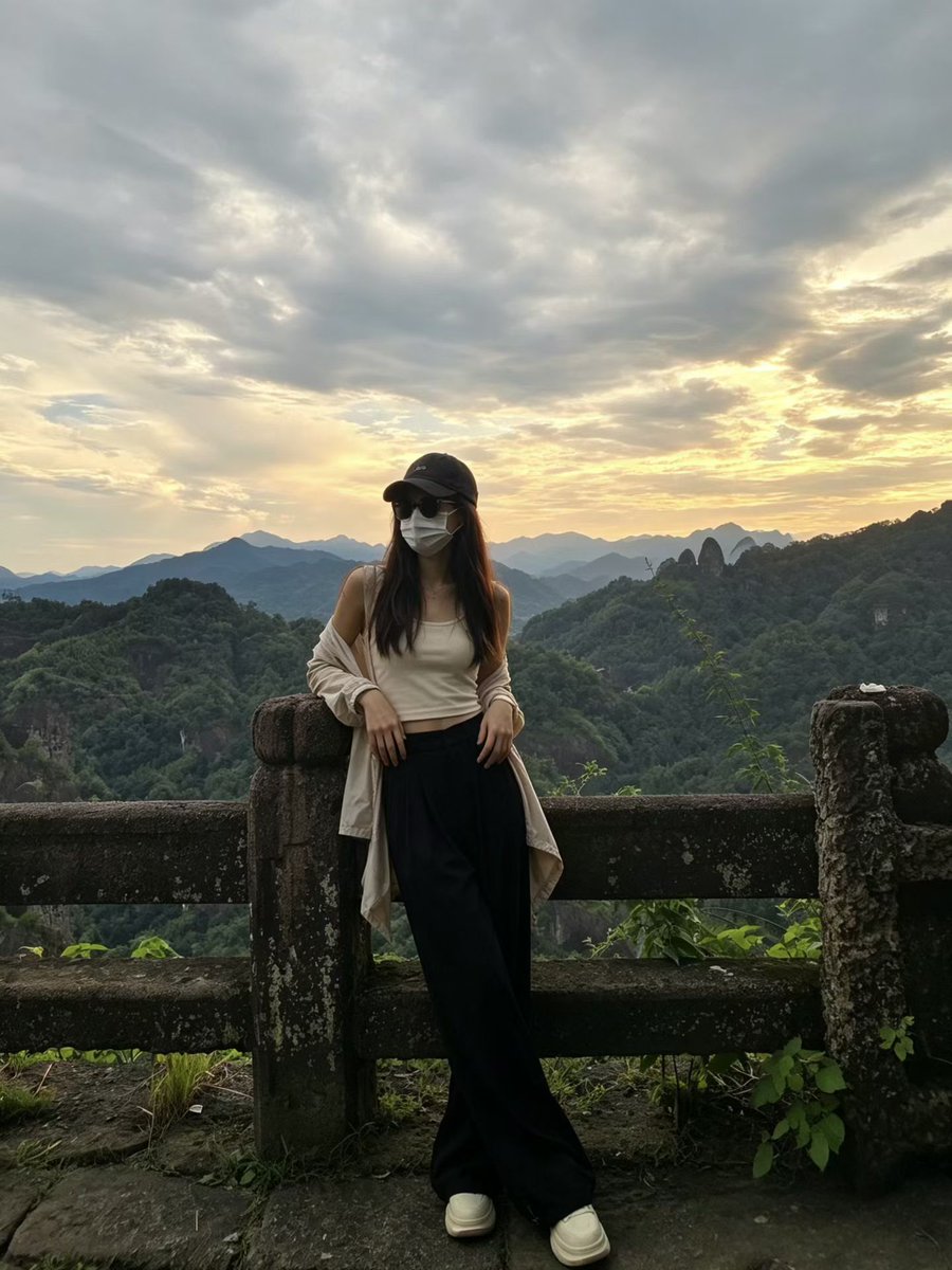 orjn4v's tweet photo. 中秋快乐啊野爹们 #���老师 #反差 #倒贴 #野爹 #骚逼 #肉便器 #婊子 #贱货 #母狗 #不当人 #无下限 https://t.co/XUWL05abmg