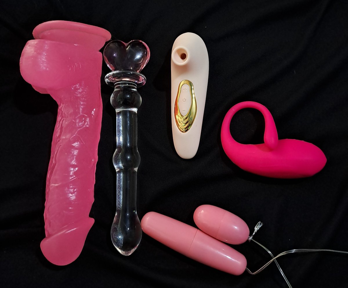 xxmoonlustx's tweet photo. Necesito pagar unas cosas así q estoy dejando en promo para 10 personas todo mi conte 110 aprox fotos y vídeos (más de mis tetas, tmb con mis juguetes) + sexting por $350 pesos mexicanos  y sorteare una sexcall o una semana de novia virtual. Con un RT tmb me ayudan #nsfwtwtًً https://t.co/jhgMxy8bWE