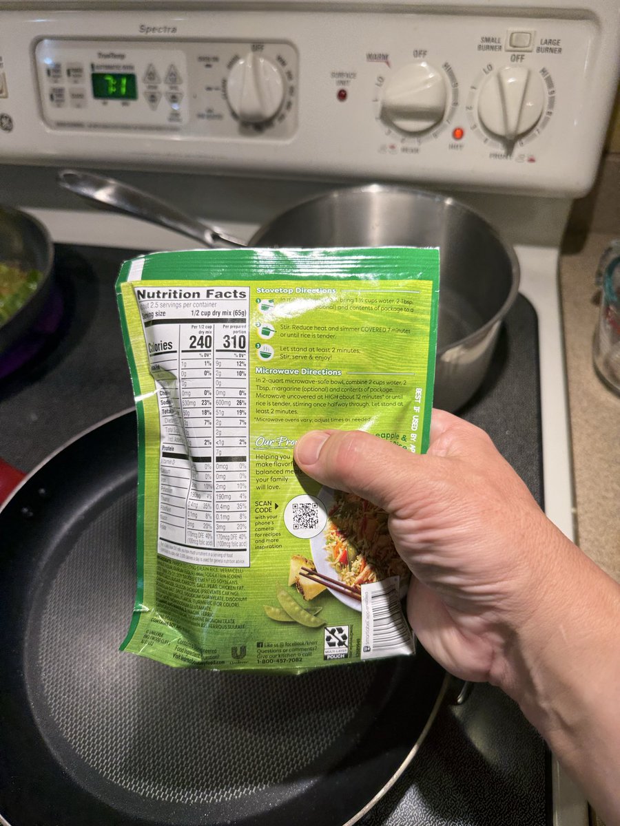 seesquared08's tweet photo. @Knorr every time I use one of your kids, which are wonderful. I am going to post how small your font is. Pic 1 foot and 6 inches. Can anyone tell without zooming in how much water I need to use? https://t.co/3JjU2fiRIv
