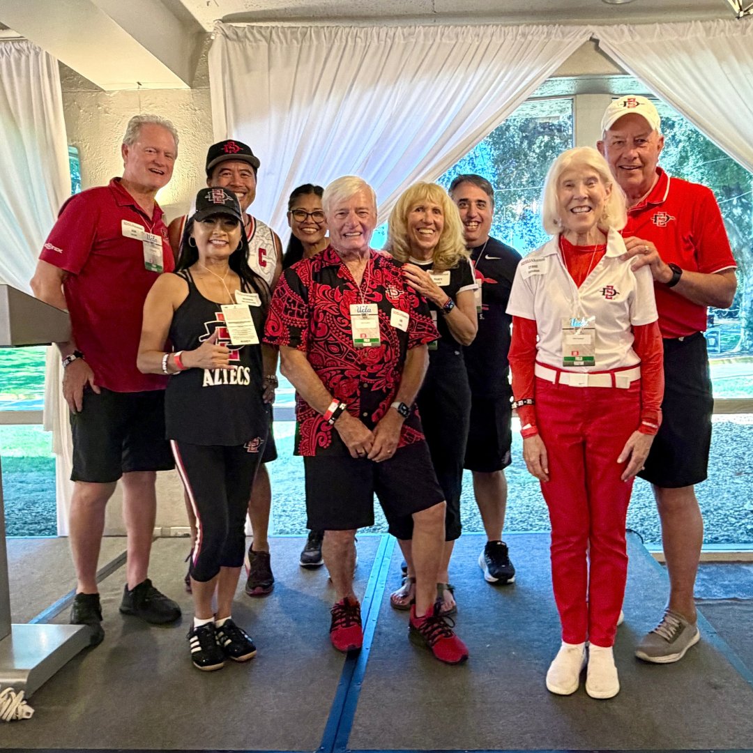 sdsualumni's tweet photo. When the Aztecs hit the road, our community shows up. ❤️🖤

Thank you to everyone who cheered on SDSU at the Rose Bowl! It was great seeing our community come together and show their Aztec pride. https://t.co/s4qpU0EGLX