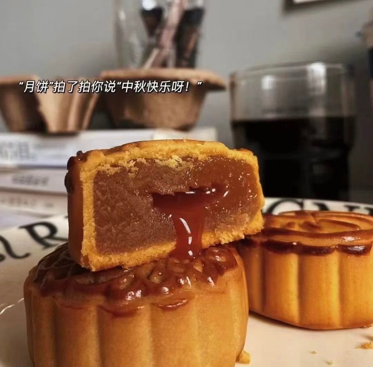 runboy_8875's tweet photo. 🥮²⁰²⁶/₀₉.₂₅ʚ🌕⃛ɞ

在国庆 在中秋 求个上上签
祝你，祝我，祝我们…平安喜乐！ https://t.co/iLjGd5bmze