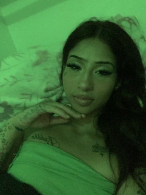 05deexo's tweet photo. valid face card? https://t.co/TcFE8H55Kn