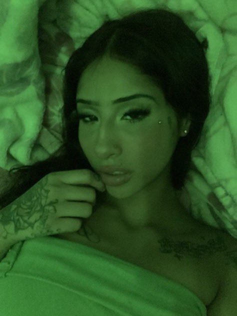 05deexo's tweet photo. valid face card? https://t.co/TcFE8H55Kn