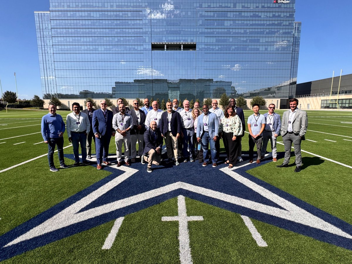 Entrust_Corp's tweet photo. A fantastic week at @thestarinfrisco! 🤝
We brought together partners from across North America for an inaugural Partner Bootcamp to collaborate, learn, and prepare for what's next in cybersecurity. Thanks to everyone who joined us. We're excited about what's ahead. https://t.co/zQxCDrX8Vi