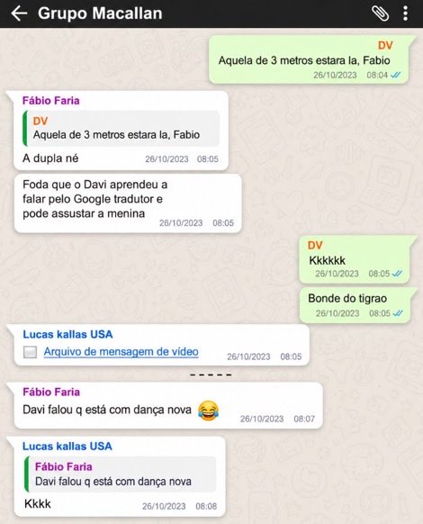 NewsLiberdade's tweet photo. 🚨URGENTE - Vazam mensagens que mostram que Vorcaro e Fábio Faria organizavam festas para Alcolumbre e zombavam do presidente do Senado:

Vorcaro - “Aquela de 3 metros estará lá, Fabio.”

Fábio Faria - “A dupla, né. Foda que o Davi aprendeu a falar pelo Google Tradutor e pode assustar a menina.”

Vorcaro - “Kkkkk. Bonde do Tigrão.”

Fábio Faria - “Davi falou que está com dança nova. 😂”