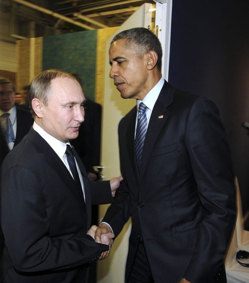 josh3097123773's tweet photo. @ninnyd101 Actually Putin and Zelensky are around the same height of 5'7 https://t.co/t64WCkuoro