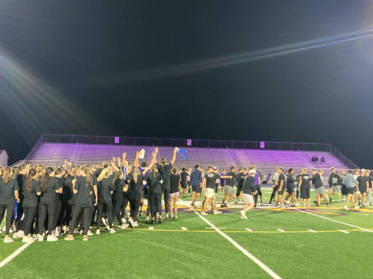 avoneagles's tweet photo. We had a great homecoming parade followed by our annual powder puff game. The 2027 Seniors took it home tonight 13-7 over the Juniors 🦅 https://t.co/rBCCb7Vyk8