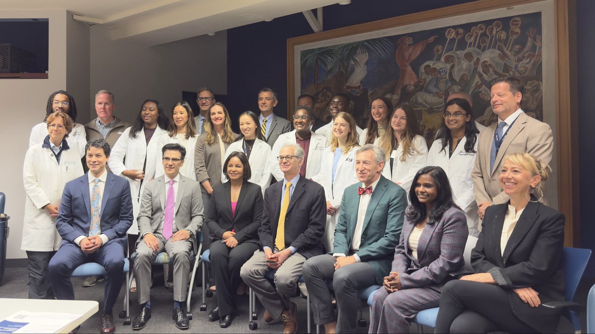 UCSFvascular's tweet photo. A special milestone for our PGY-2 resident, Queen Abure, MD, who received her surgical loupes &amp; plaque at the Naffziger Symposium &amp; Loupes Ceremony! 🎉 Dr. Gasper, Queen’s honoree, presented her loupes and plaque, marking a major step in her surgical training. Congrats, Queen! 👏 https://t.co/oUrccI47jO