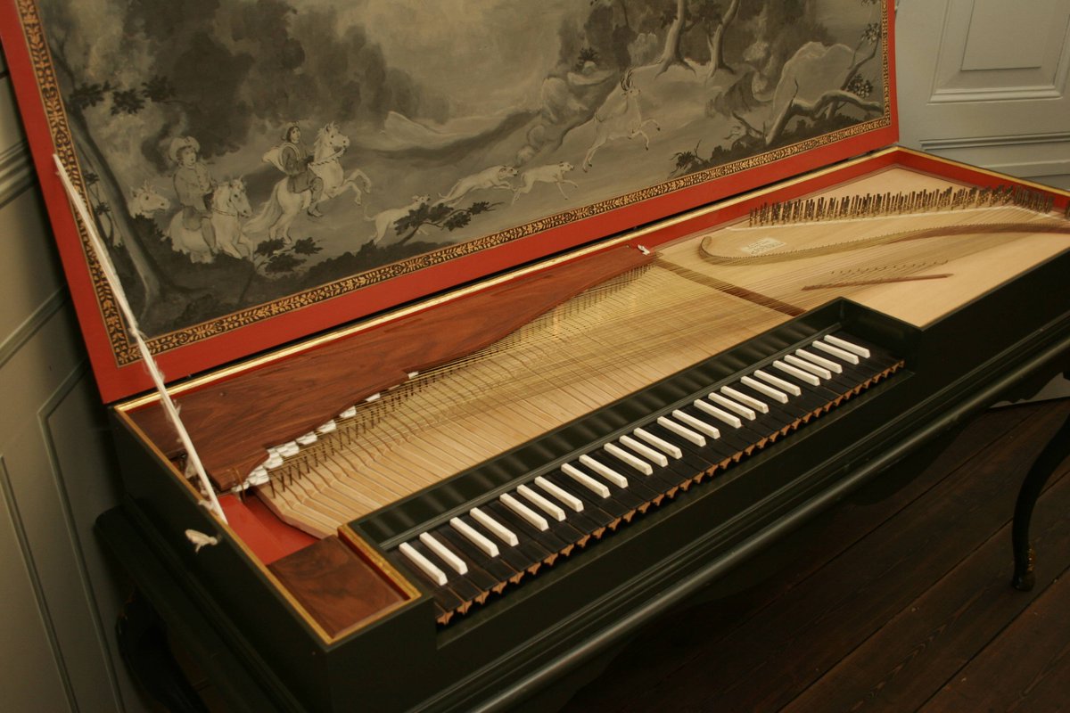 bab_many__'s tweet photo. In the quiet music room, strings dance lightly; pure melody lingers, words are precisely chosen, perfect vibes here. https://t.co/AdtL4lJjPI