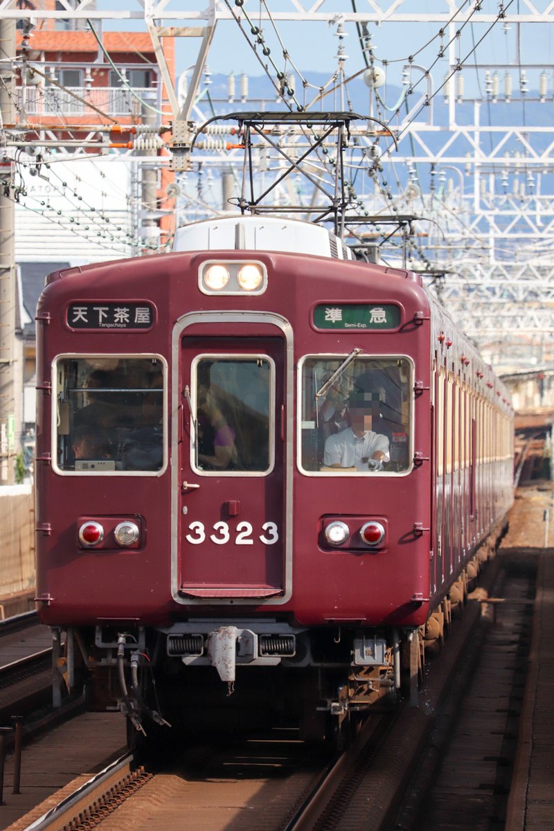KinkiTrain's tweet photo. 2026.9.25
阪急3323f急行大阪梅田行き
阪急3323f準急天下茶屋行き
上新庄駅にて
3323fの急行と堺筋準急を久しぶりに見ることができてよかったです！ https://t.co/FFJZUnPMXv