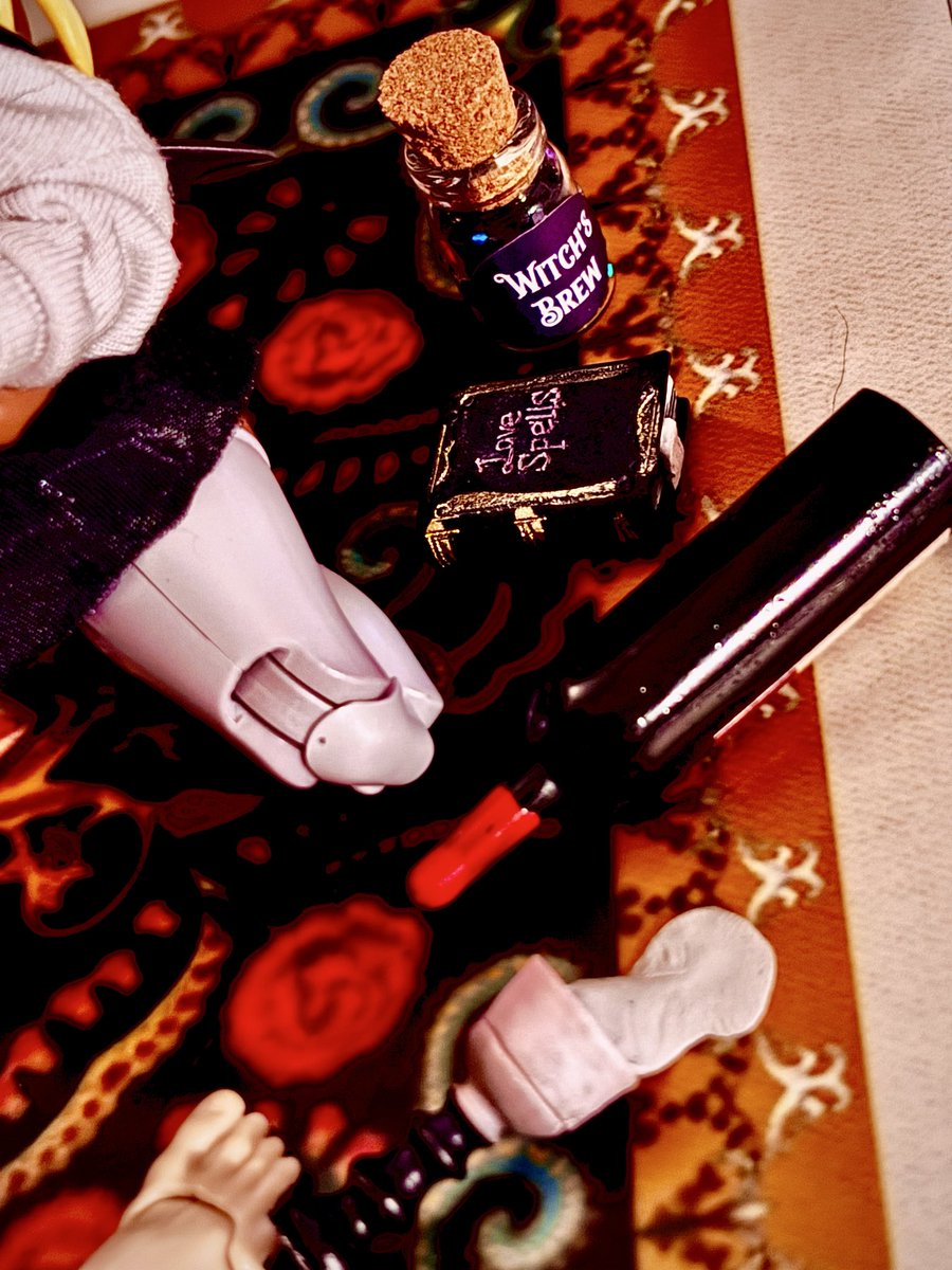 paulsfigphotos's tweet photo. When the Love Potion works too well https://t.co/Sing50v6Xp