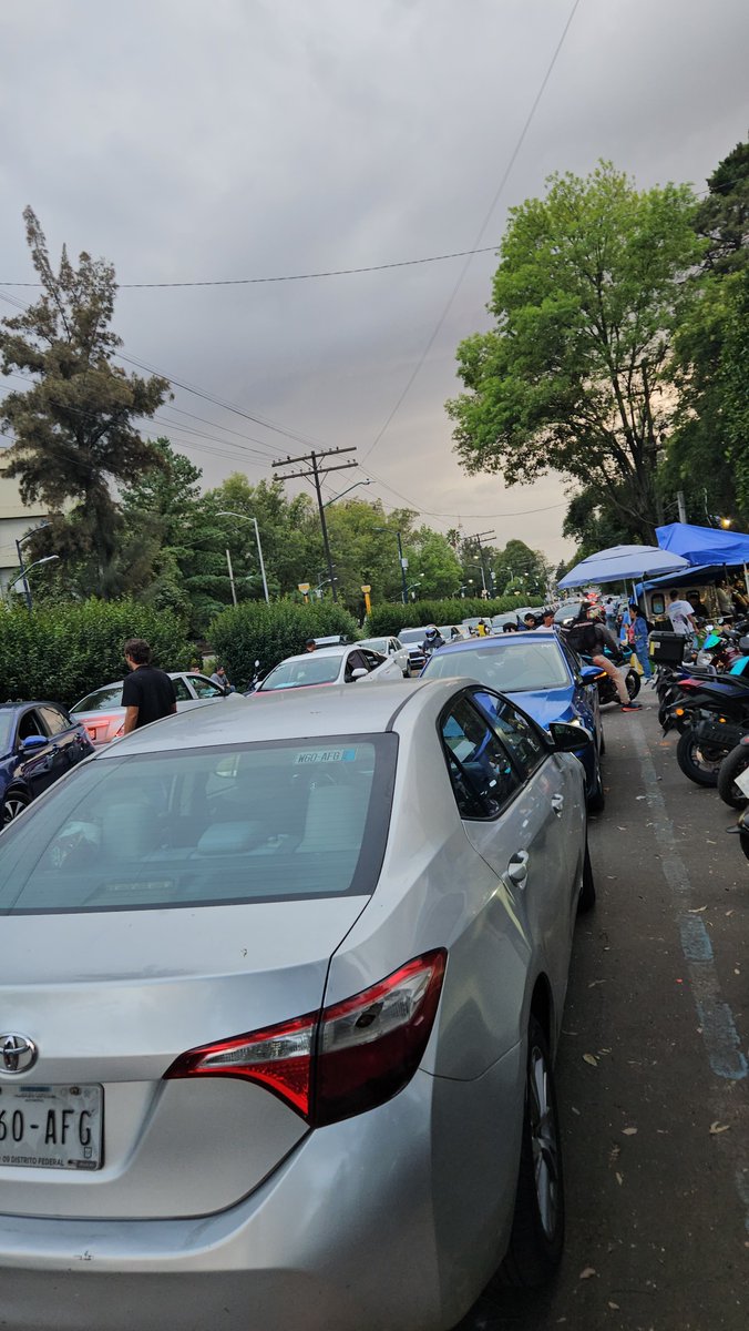 YezabelSanchez's tweet photo. @transito_CDMX A ver cuándo hacen algo. El plan sexenal colapsado porque nadie pone orden. @AlcaldiaMHmx ¡pongan orden! Es un desmadre.😡 https://t.co/PG0MW9nqMA