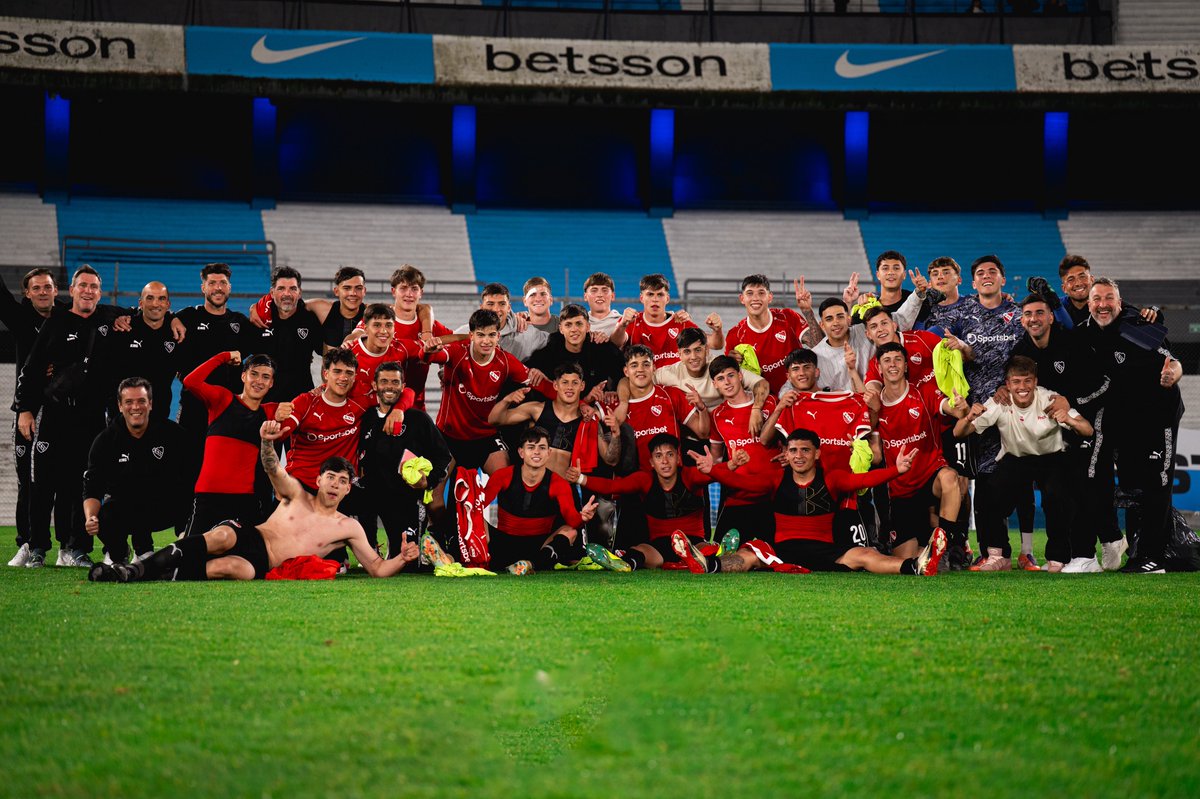 Independiente's tweet photo. 𝐄𝐧 𝐫𝐨𝐝𝐞𝐨 𝐚𝐣𝐞𝐧𝐨.

#TodoRojo 🔴 https://t.co/3ivQtSFvCT