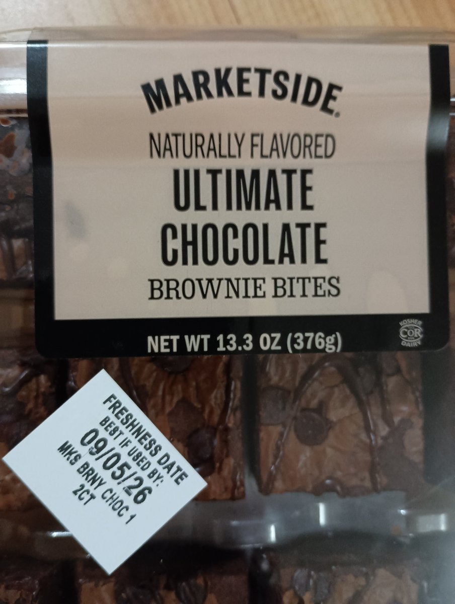fatsnackvac's tweet photo. bonus daily snack is #marketside #ultimate #chocolate #brownie #bites #snack #snacks #obese #big #fat #man #wk3 https://t.co/qiTofQRjvA
