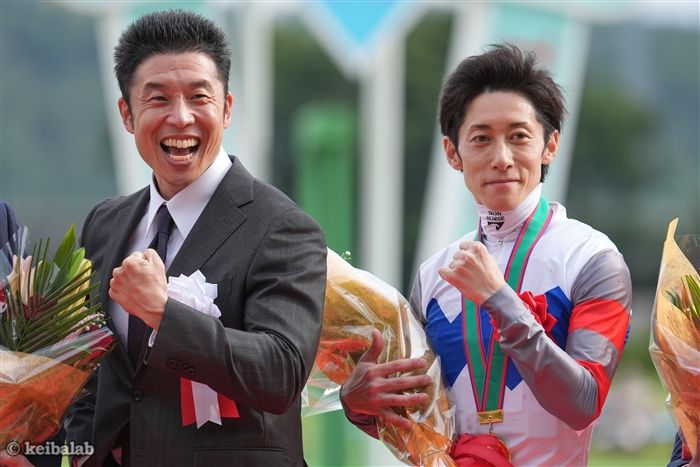 keibalab's tweet photo. 【なかやまにきんに君】
スプリンターズSのプレゼンターはJRA-VANイメージキャラクターのなかやまきんに君さんです。

以前24年ヴィクトリアマイルのプレゼンターを務めた際は馬連②ー⑨で決まり"筋肉馬券"が完成。今回も馬連②ー⑨に要注意…？
#なかやまきんに君
https://t.co/nBInu5Wn74 https://t.co/DRbW6sIxt9