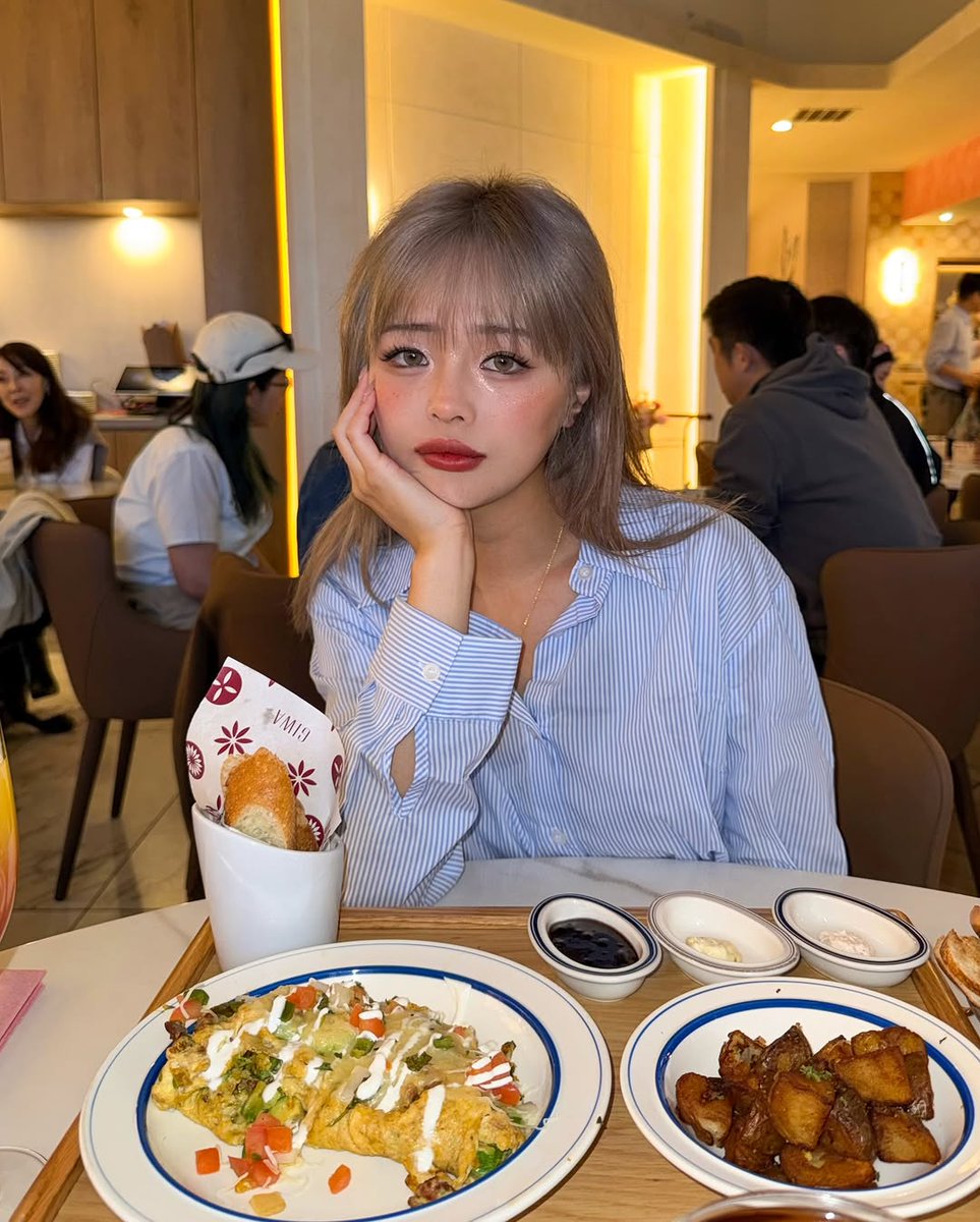 er0meir6ft's tweet photo. ^_^ oh ya i take pictures too 🥗🍛🍝🥘 https://t.co/bvqfWT06hG
