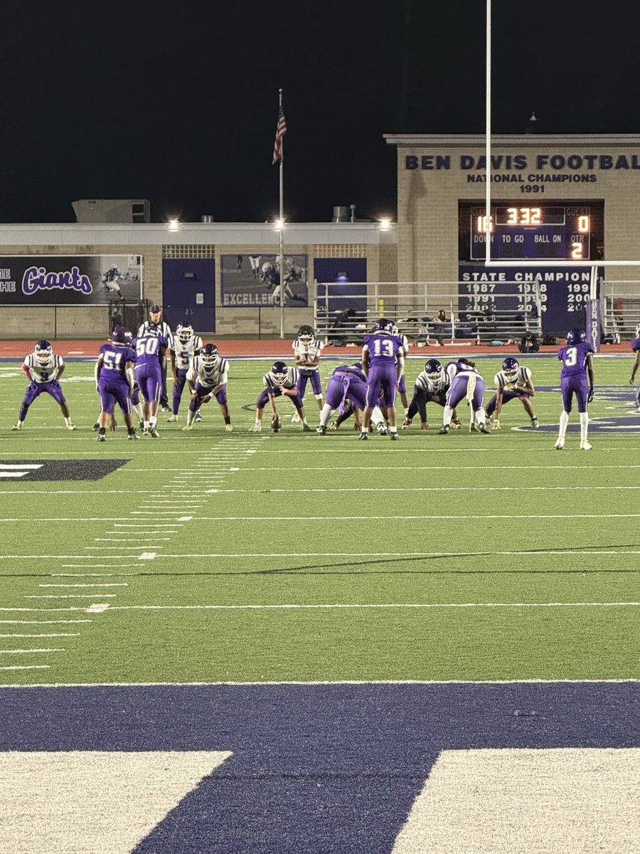 BenDavisFB's tweet photo. A great night for some Giants Football! Love to see our future Ben Davis Giants compete! #BDNumberOne #HardworkPaysOff #CouragePridePoise @CHCGiants @AthleticsLHC https://t.co/GUlYz7zRq7